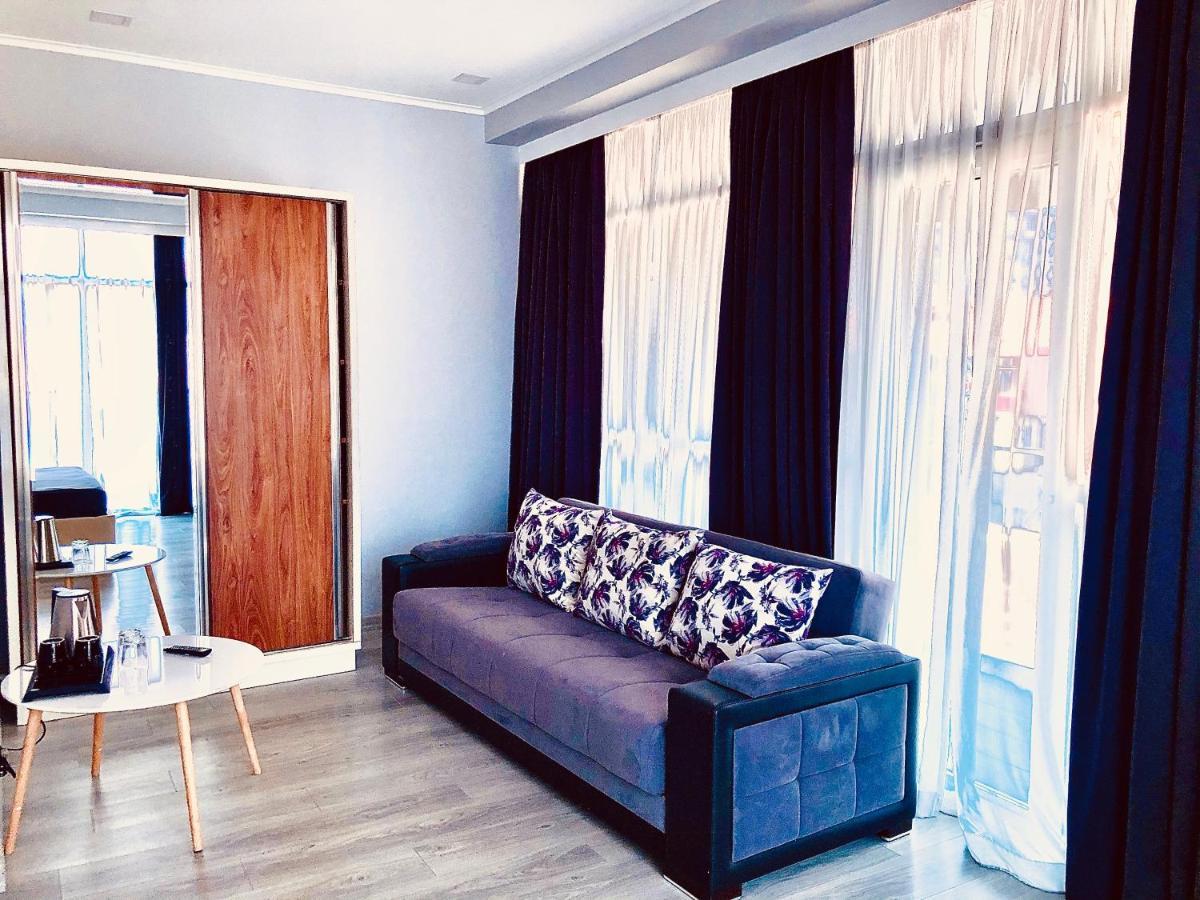 Hotel Tsereteli Palace Μπατούμι Εξωτερικό φωτογραφία